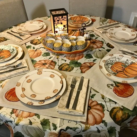Colordrift: Water Resistant Pumpkin Tablecloth - Picture 2 of 3